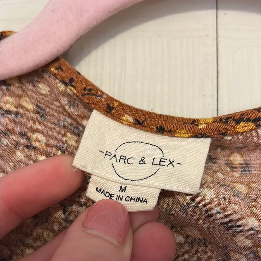 Floral Brown Ruffle - Picture 3 of 4